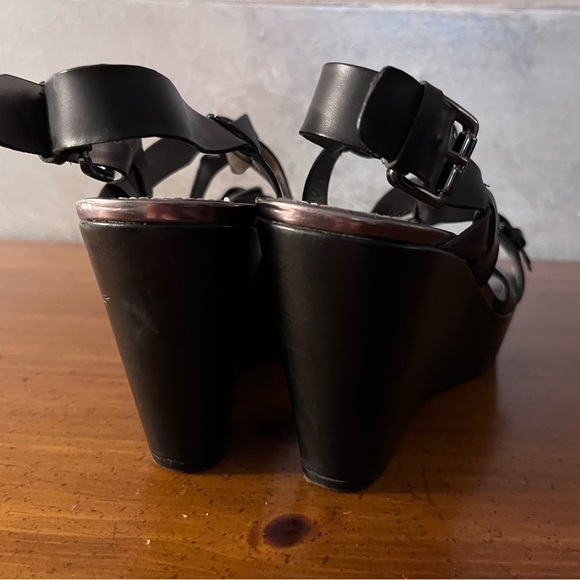 Marc Fisher strappy wedge sandals - Picture 4 of 4